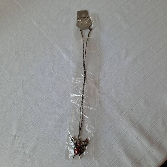 Ladies pendant necklace and earring set Nwt - Picture 2 of 5